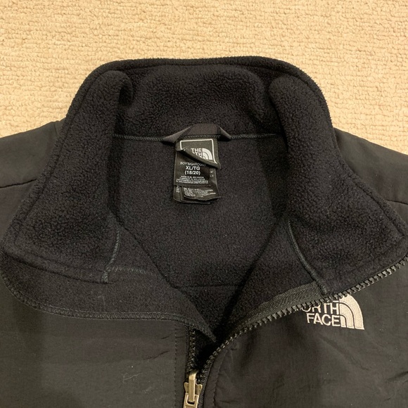 Boys Size XL Black North Face Denali Fleece Jacket - Picture 3 of 3